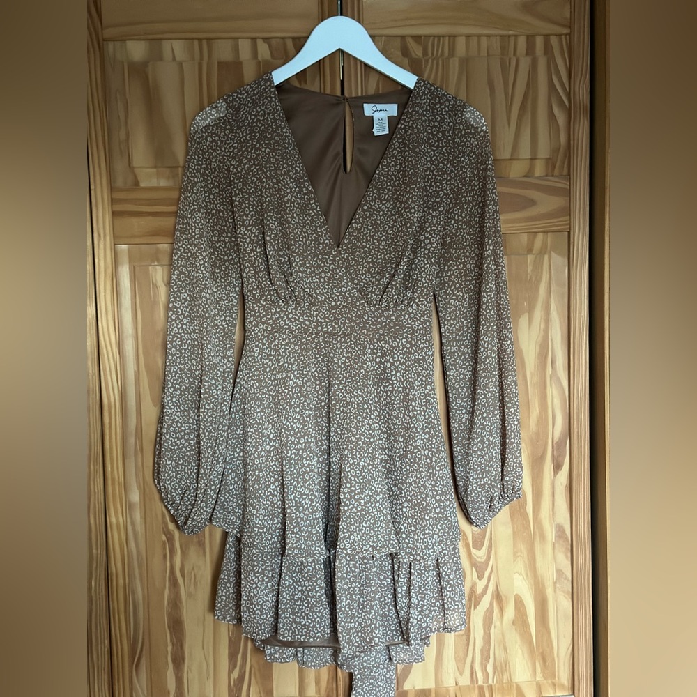 Woman’s Neutral Tie Back Dress - Picture 1 of 2